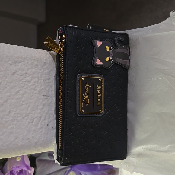 DISNEY Loungefly Hocus Pocus Sanderson Sisters Flap Wallet - Picture 3 of 3